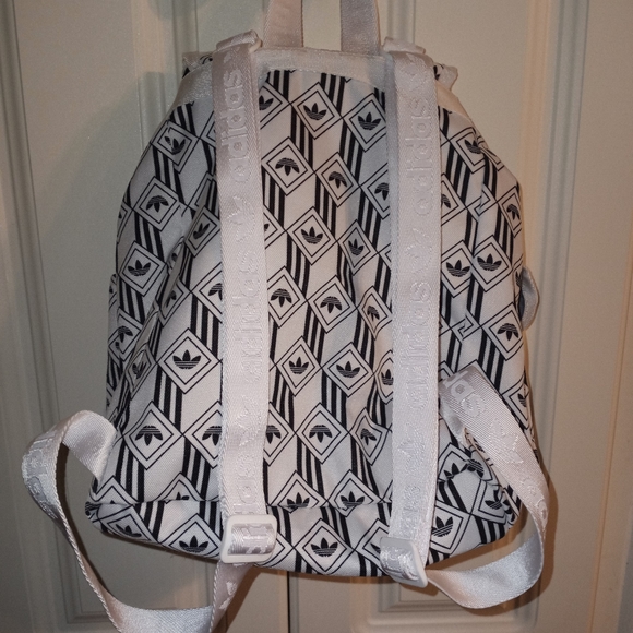 ADIDAS BACKPACK - Picture 16 of 16